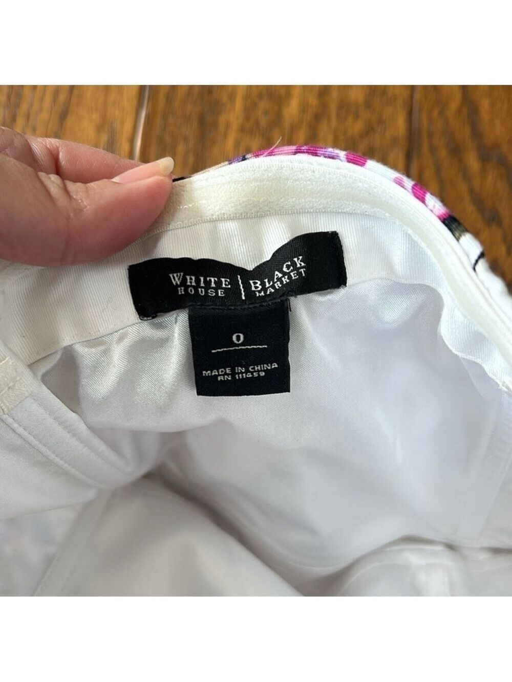 White House Black Market: White Strapless Dress w/ Floral Pattern: Size 0 - Picture 7 of 10